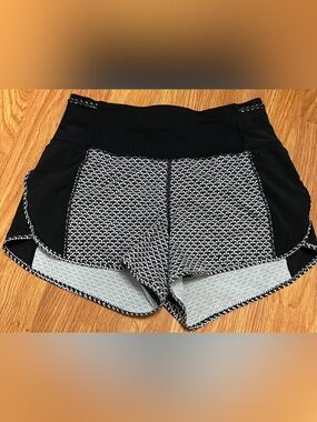 Lululemon Monochromic Real Quick Perforated Running Shorts Size 4